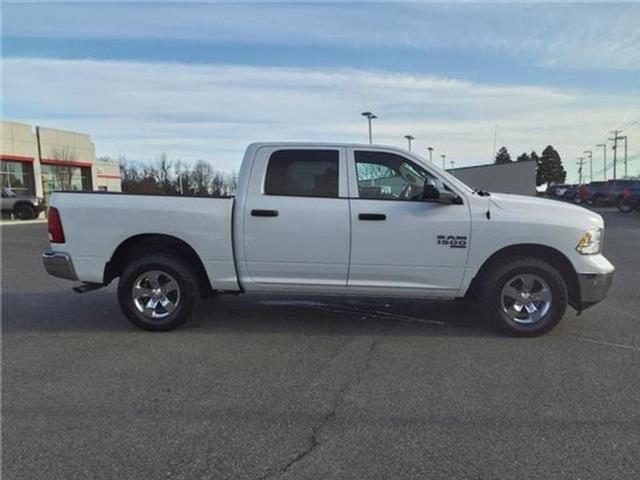 2022 RAM 1500 Classic SLT Crew Cab 4x4 57 Box