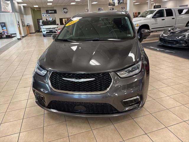 2023 Chrysler Pacifica Hybrid Touring L