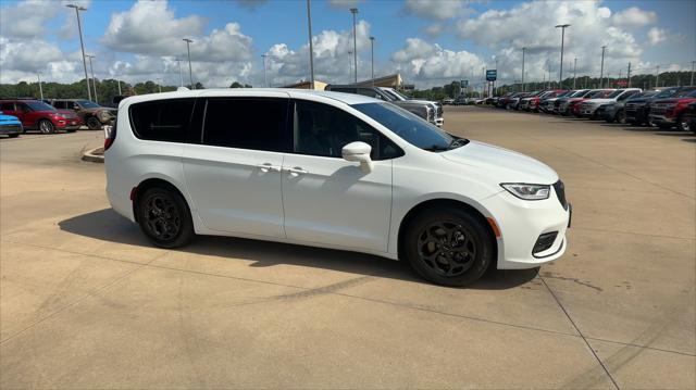 2022 Chrysler Pacifica Hybrid Touring L