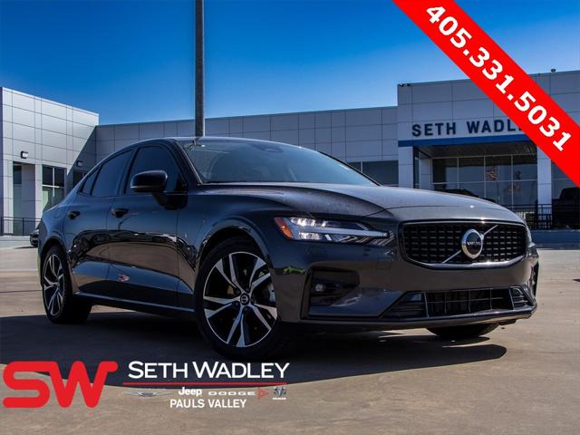 2023 Volvo S60 B5 Core Dark Theme