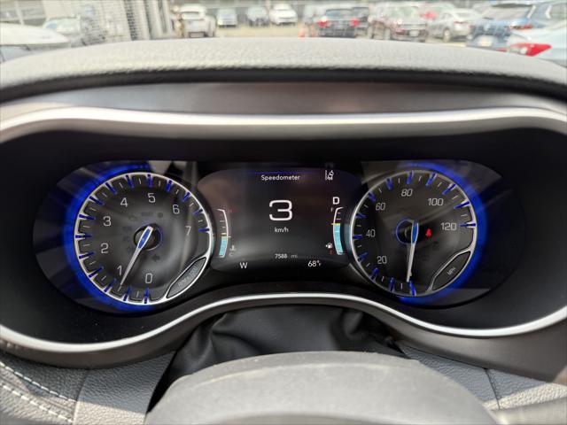 2022 Chevrolet Silverado 1500 4WD Double Cab Standard Bed Custom