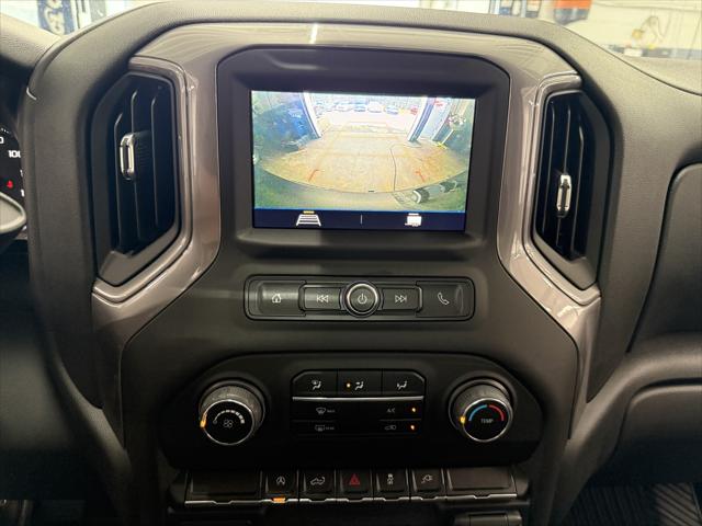 2022 Chevrolet Silverado 1500 4WD Double Cab Standard Bed Custom