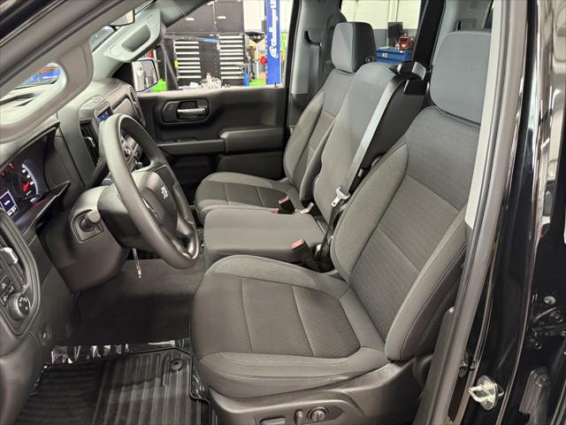 2022 Chevrolet Silverado 1500 4WD Double Cab Standard Bed Custom