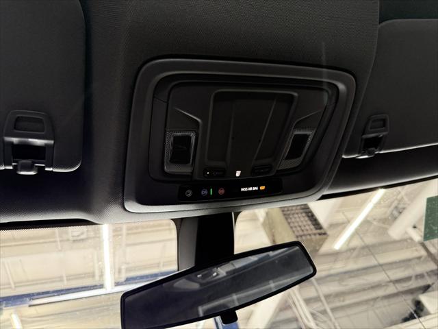 2022 Chevrolet Silverado 1500 4WD Double Cab Standard Bed Custom