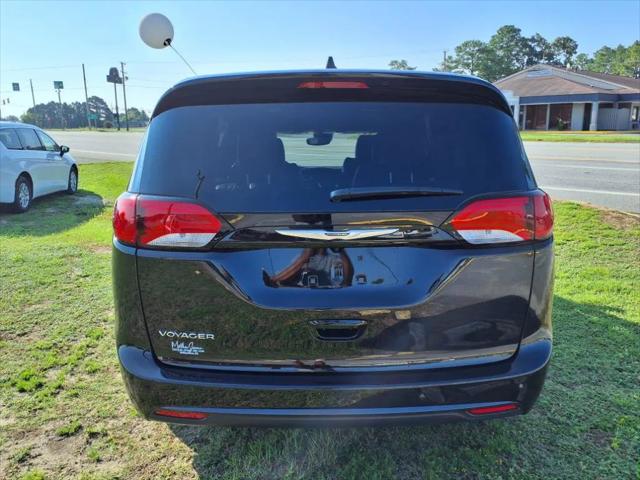 2025 Chrysler Voyager VOYAGER LX