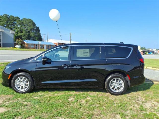 2025 Chrysler Voyager VOYAGER LX