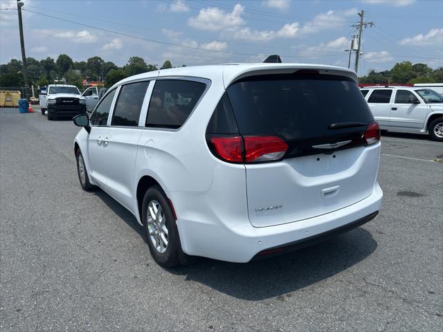 2025 Chrysler Voyager VOYAGER LX
