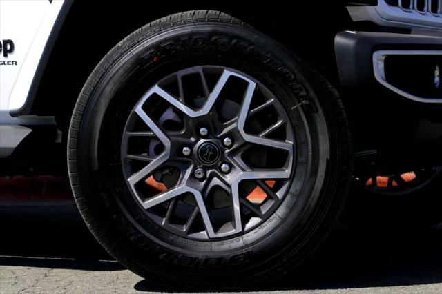 2025 Jeep Wrangler WRANGLER 4-DOOR SAHARA