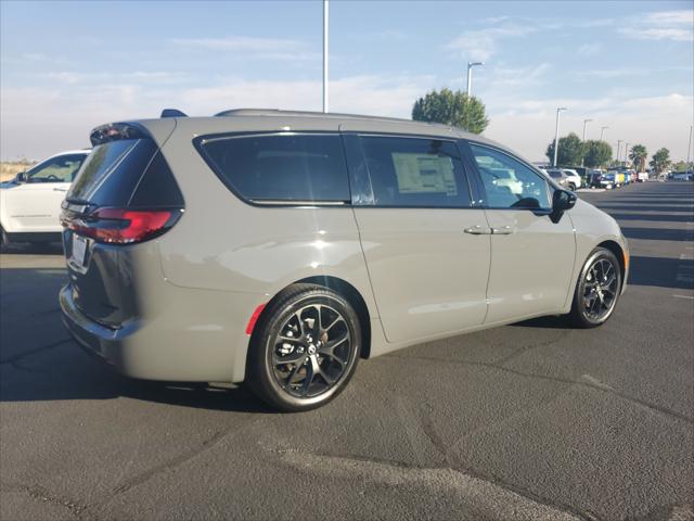 2025 Chrysler Pacifica PACIFICA LIMITED