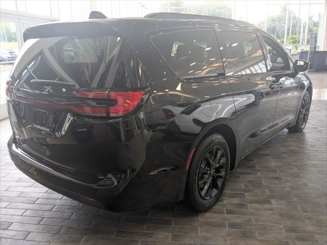 2025 Chrysler Pacifica PACIFICA SELECT