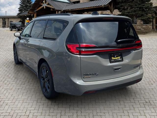2025 Chrysler Pacifica PACIFICA LIMITED