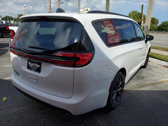 2025 Chrysler Pacifica PACIFICA SELECT