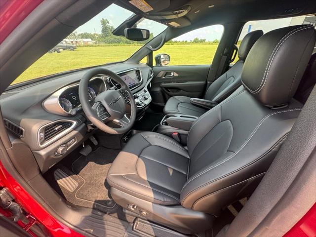 2025 Chrysler Voyager LX