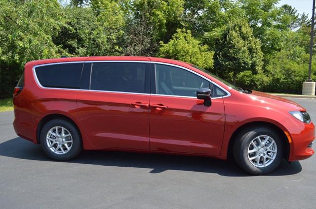 2025 Chrysler Voyager VOYAGER LX