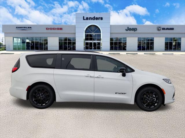 2025 Chrysler Pacifica PACIFICA SELECT