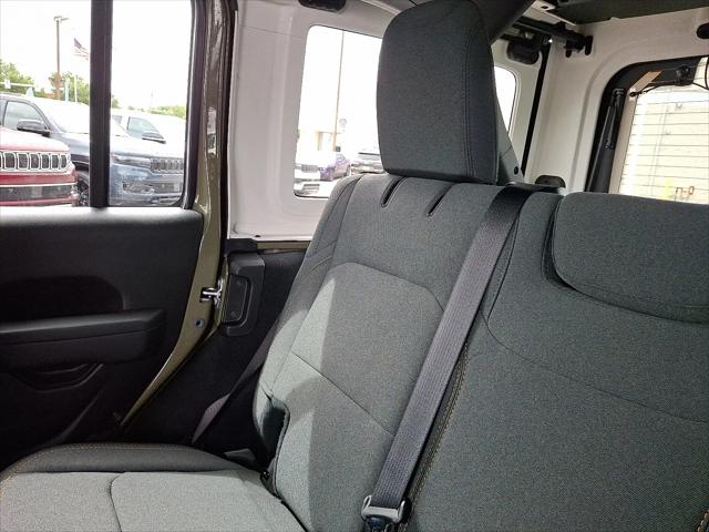 2025 Jeep Wrangler 4-Door Summit 4x4