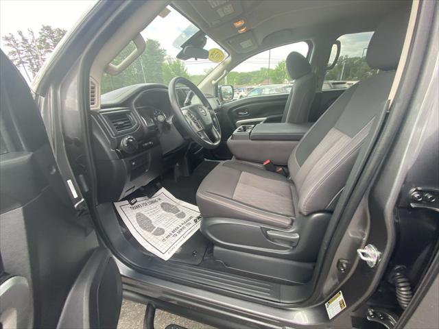 2024 Nissan Titan Crew Cab SV 4x4