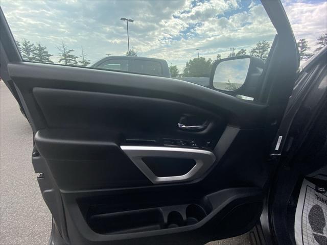 2024 Nissan Titan Crew Cab SV 4x4