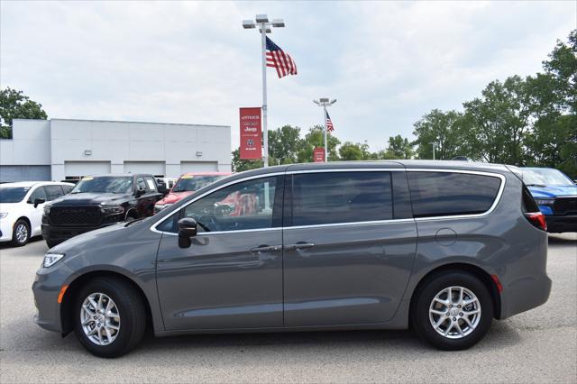 2025 Chrysler Pacifica PACIFICA SELECT