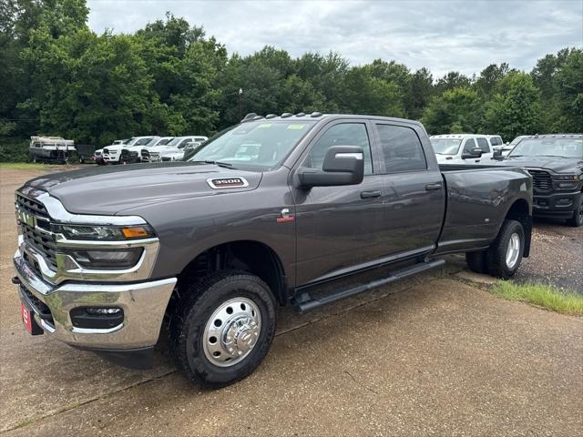2025 RAM Ram 3500 RAM 3500 TRADESMAN CREW CAB 4X4 8 BOX