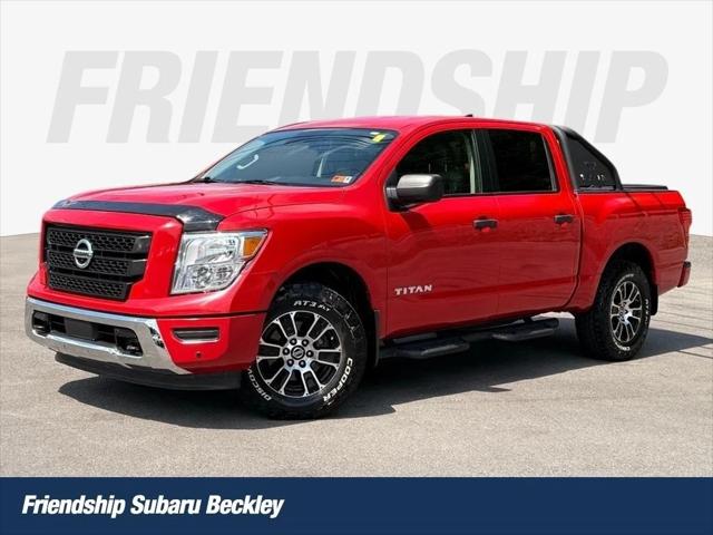 2022 Nissan TITAN Crew Cab SV 4x4