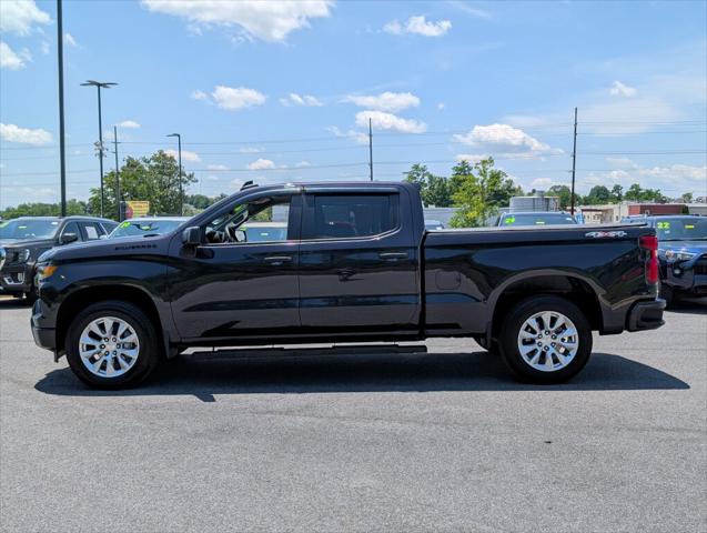 2023 Chevrolet Silverado 1500 4WD Crew Cab Standard Bed Custom