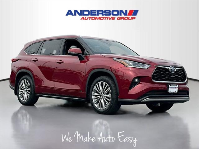 2023 Toyota Highlander Hybrid Platinum