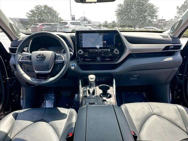2022 Toyota Highlander Hybrid Limited