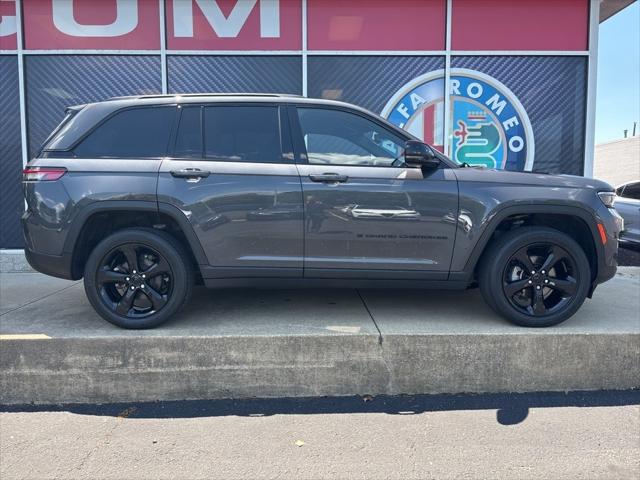 2022 Jeep Grand Cherokee Altitude 4x4 2022 Jeep Grand Cherokee Altitude 4x4