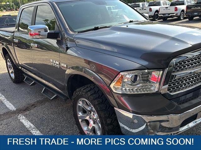 2017 RAM 1500 Laramie Crew Cab 4x4 57 Box