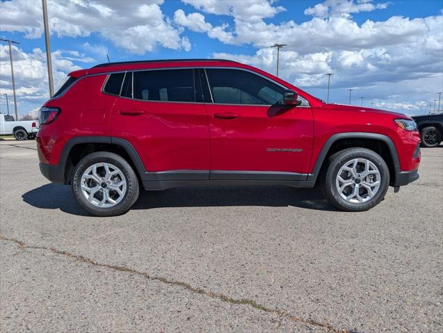 2025 Jeep Compass COMPASS LATITUDE 4X4