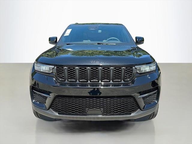 2023 Jeep Grand Cherokee Altitude 4x2
