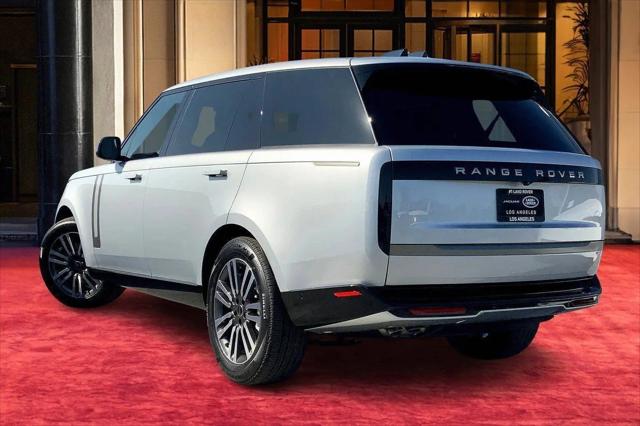 2025 Land Rover Range Rover P530 SE 7 Seat