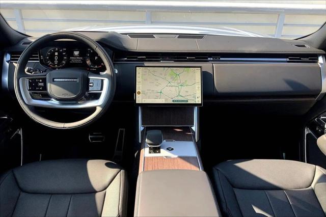 2025 Land Rover Range Rover P530 SE 7 Seat
