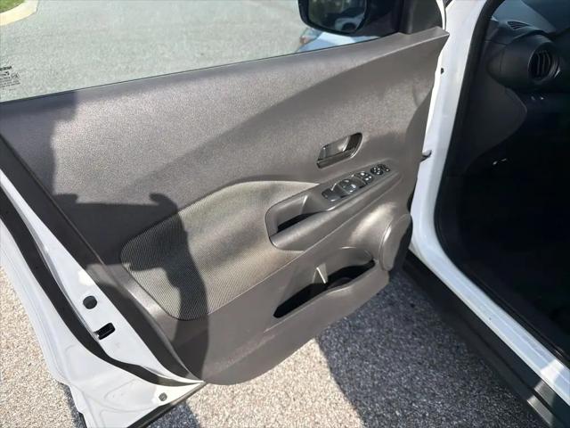 2019 Nissan Kicks S