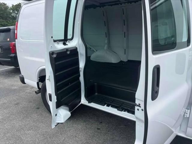 2025 GMC Savana Cargo RWD 2500 Regular Wheelbase Work Van