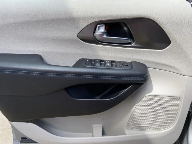 2021 Chrysler Pacifica Touring