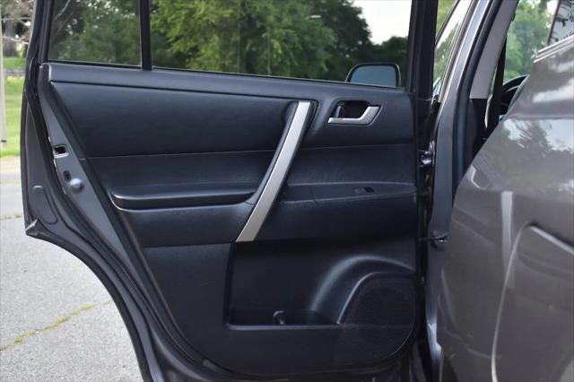 2012 Toyota Highlander SE V6