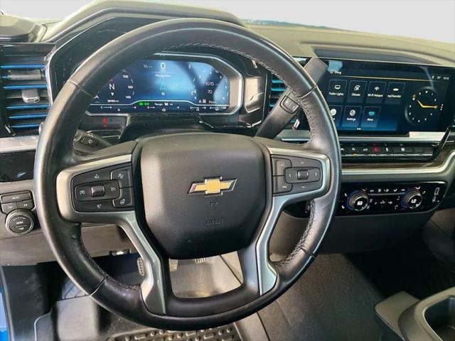 2022 Chevrolet Silverado 1500 4WD Crew Cab Short Bed RST