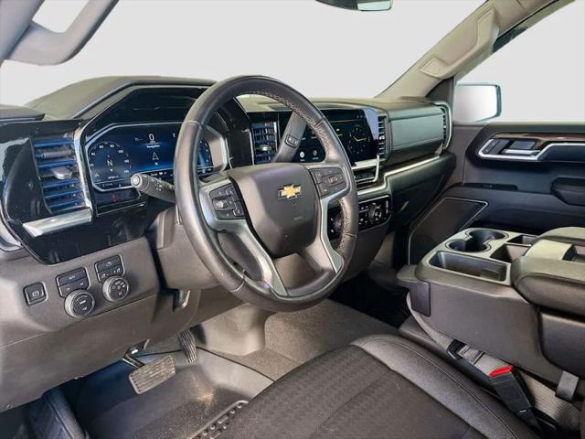 2022 Chevrolet Silverado 1500 4WD Crew Cab Short Bed RST