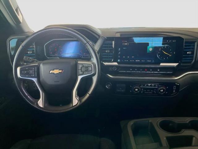 2022 Chevrolet Silverado 1500 4WD Crew Cab Short Bed RST