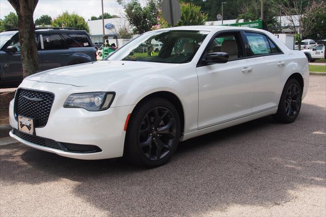 2023 Chrysler 300 Touring