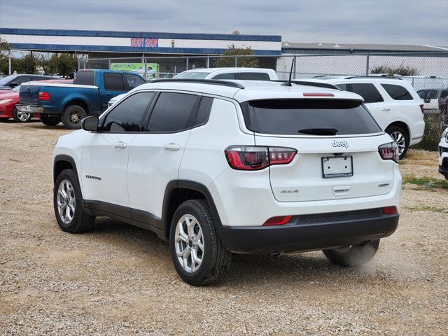 2025 Jeep Compass COMPASS LATITUDE 4X4