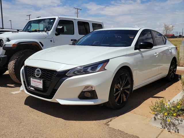 2022 Nissan Altima SR FWD