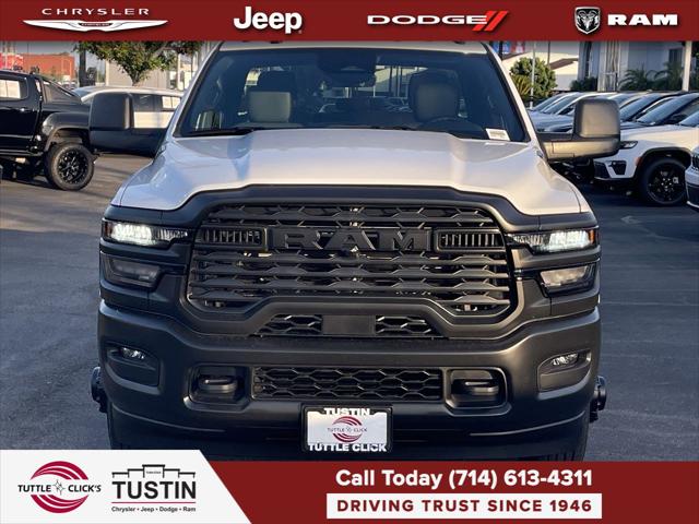 2025 RAM Ram 3500 Chassis Cab RAM 3500 TRADESMAN CREW CAB CHASSIS 4X2 60 CA