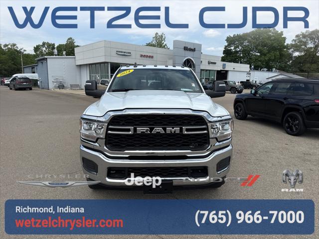 2024 RAM 3500 Tradesman Crew Cab 4x4 8 Box