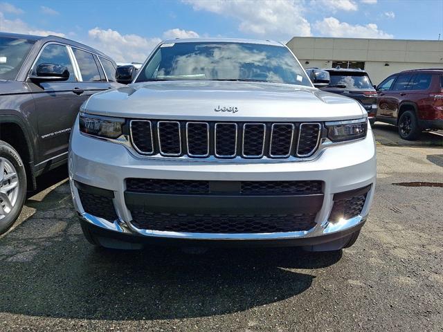 2025 Jeep Grand Cherokee GRAND CHEROKEE L LAREDO X 4X4