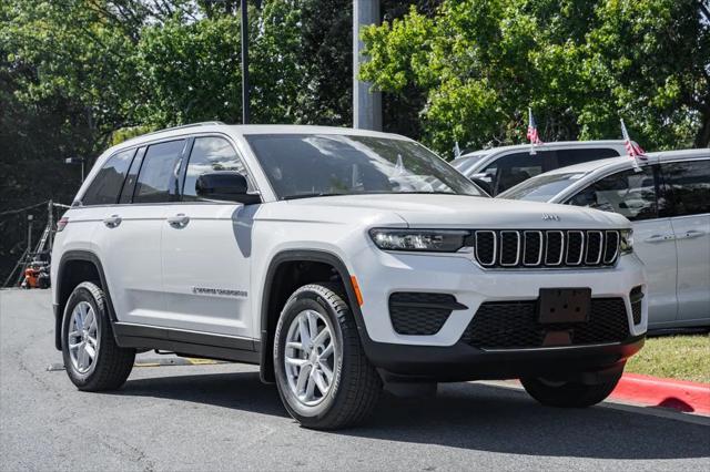 2025 Jeep Grand Cherokee GRAND CHEROKEE LAREDO X 4X4
