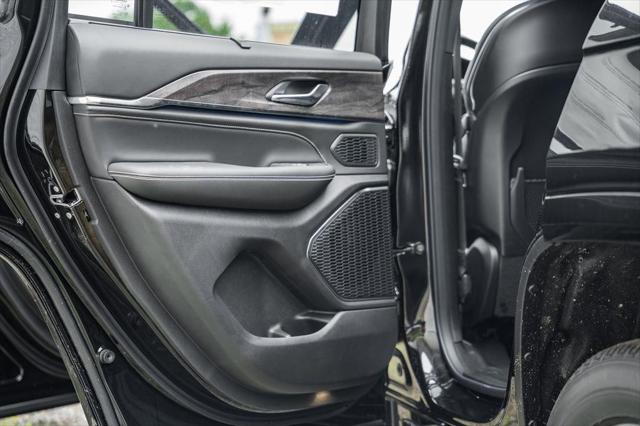 2025 Jeep Grand Cherokee Overland 4x4