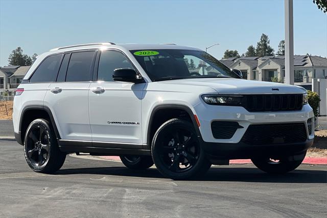2025 Jeep Grand Cherokee GRAND CHEROKEE ALTITUDE 4X2 2025 Jeep Grand Cherokee GRAND CHEROKEE ALTITUDE 4X2